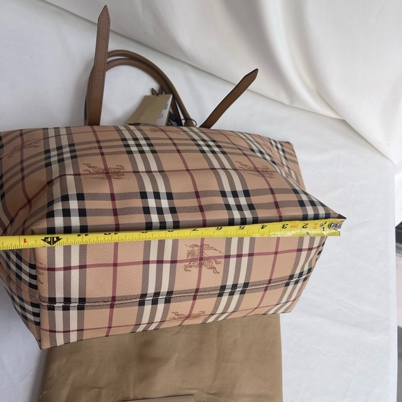 BURBERRY HAYMARKET CHECK MEDIUM SALISBURY BAG Tote  Camel   $895 New Aunt. - Picture 8 of 16